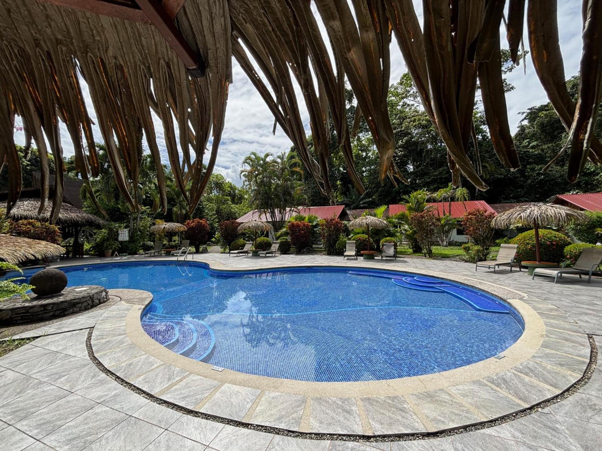 Hotel Suizo Loco Lodge&Resort Cahuita Exterior foto
