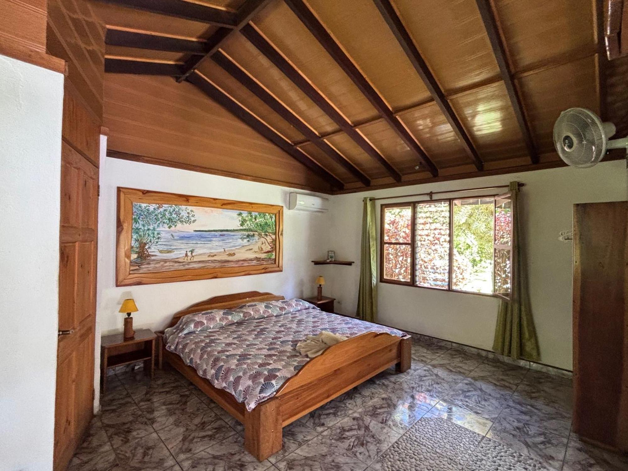 Hotel Suizo Loco Lodge&Resort Cahuita Exterior foto