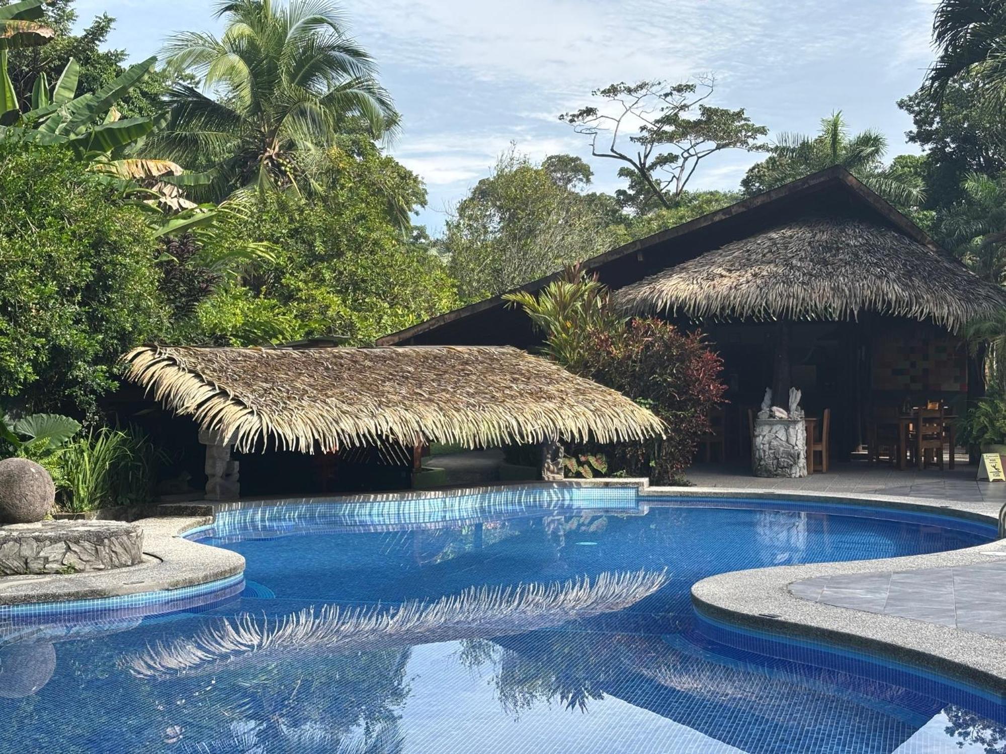 Hotel Suizo Loco Lodge&Resort Cahuita Exterior foto