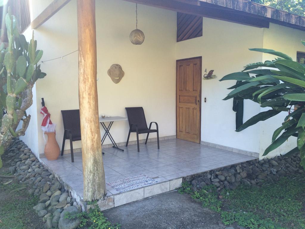 Hotel Suizo Loco Lodge&Resort Cahuita Habitación foto